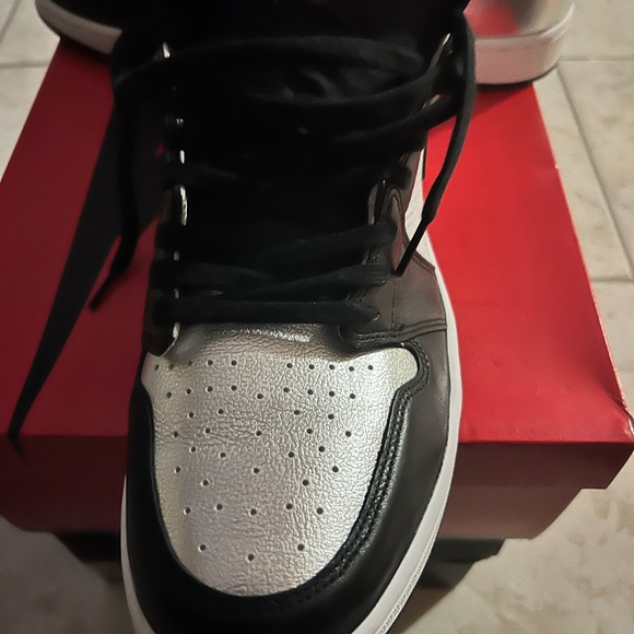 Sneakers - Picture 4 of 6